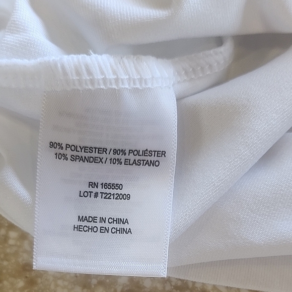 32 Degrees White V-Neck Tee Size M Short Sleeve Top - Picture 10 of 10